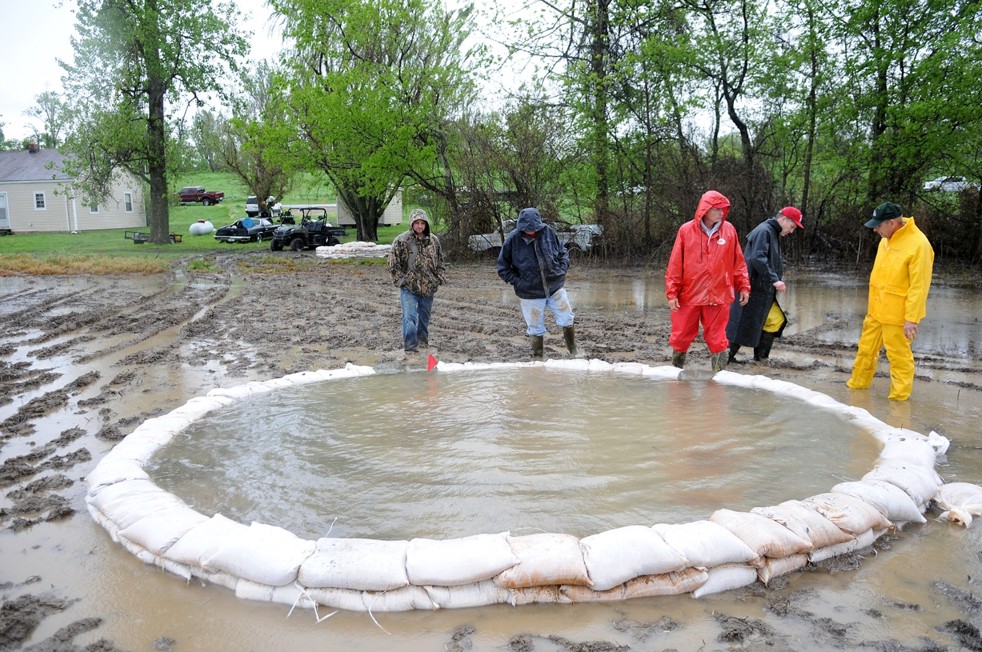 click to enlarge sandbag boil